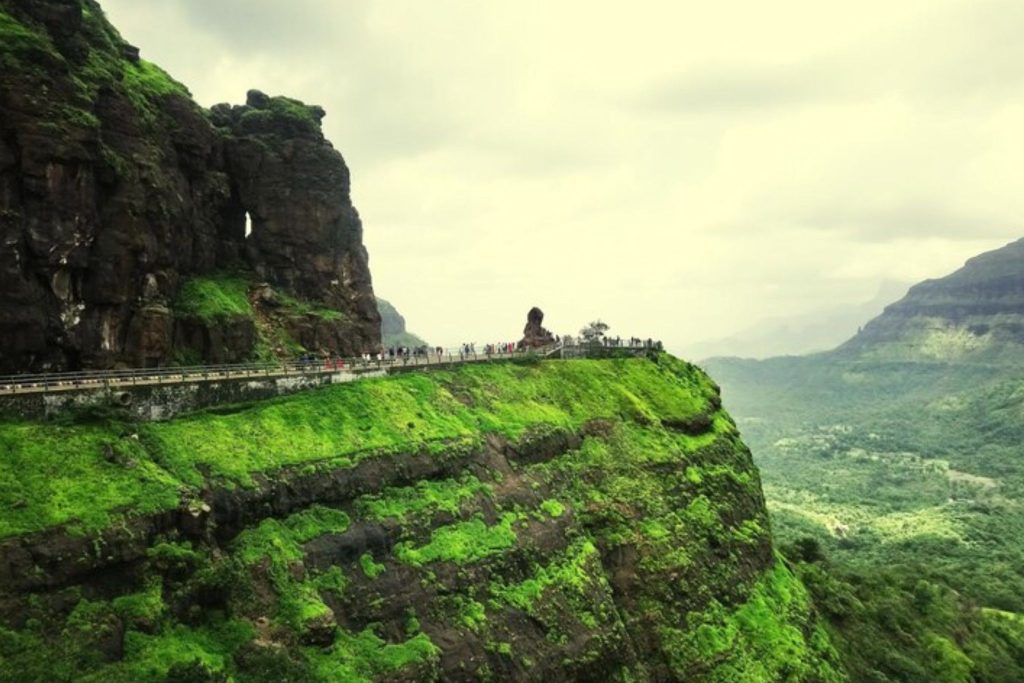 monsoon tourist places in india